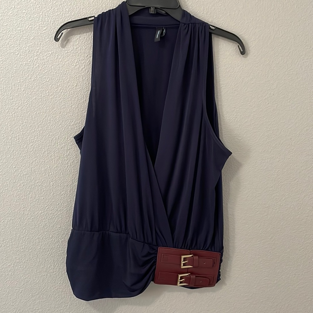 Sleeveless Wrap Wrap Front Top.